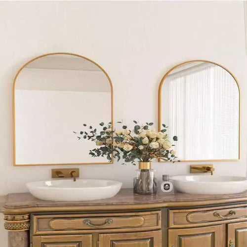 Specchio da Parete ad Arco in Metallo Nero e Oro, 66 × 96,5 cm