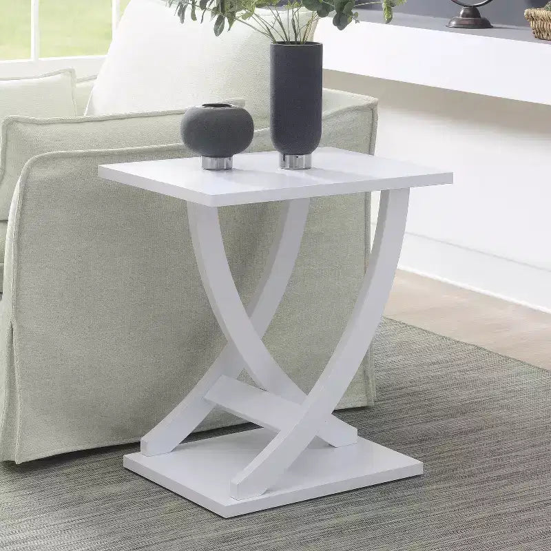 HomeStock Belmont Tavolino laterale a croce con finitura effetto legno, Tavolino contemporaneo con vano a giorno per l'arredamento del soggiorno