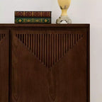 Mobile contenitore a V stile Mid-Century Modern, credenza a buffet stretta con fori per cavi, ante a coste e base in legno massello per soggiorno