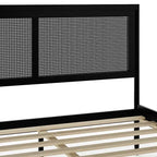 Letto a piattaforma Martha Stewart Jax in legno massello con testiera e pediera in rattan, non richiede rete a molle