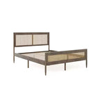 Letto a piattaforma Martha Stewart Jax in legno massello con testiera e pediera in rattan, non richiede rete a molle