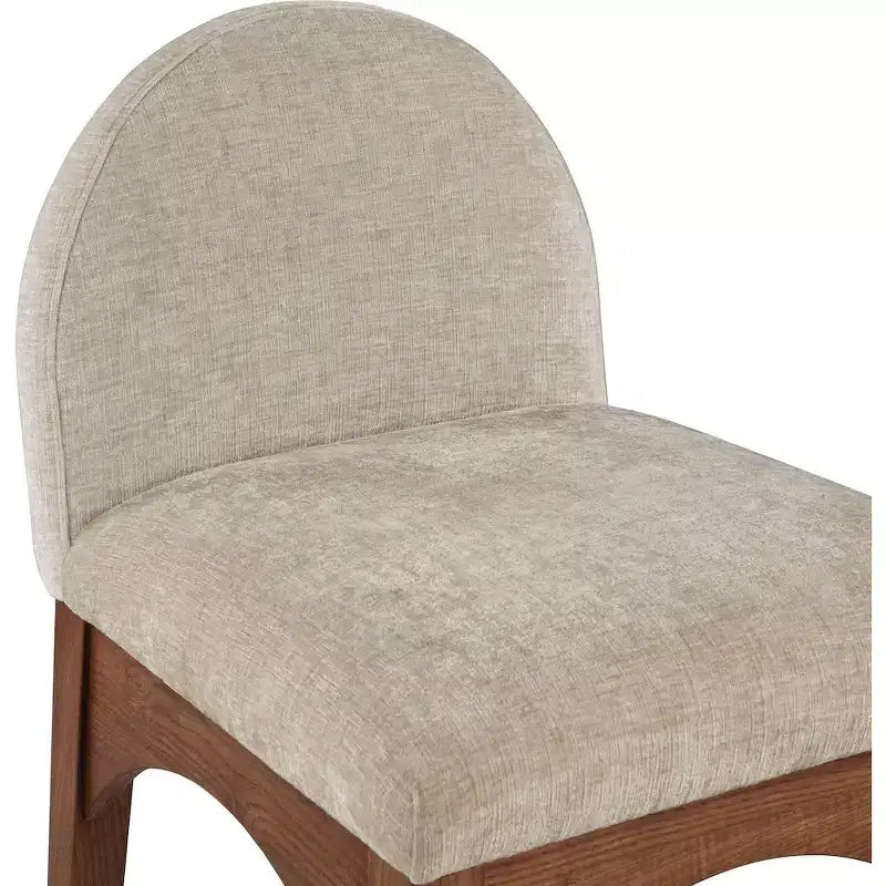 Meridian Furniture, Sgabello Waldorf in Tessuto Ciniglia Beige