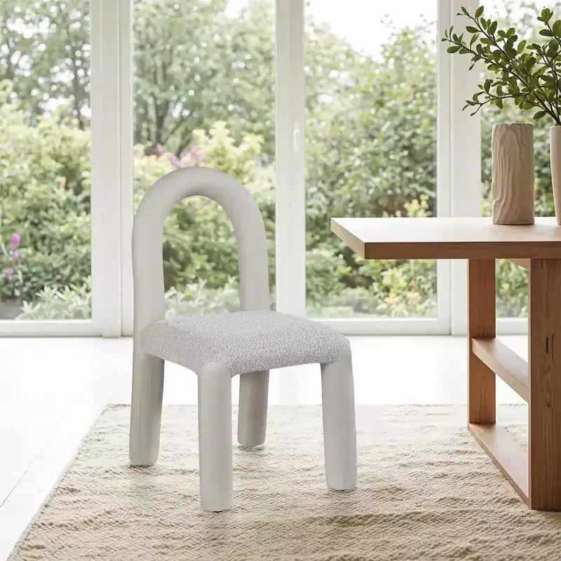 Meridian Furniture, Sedia da Pranzo Amari in Ecopelle e Tessuto Bouclé, Set da 2