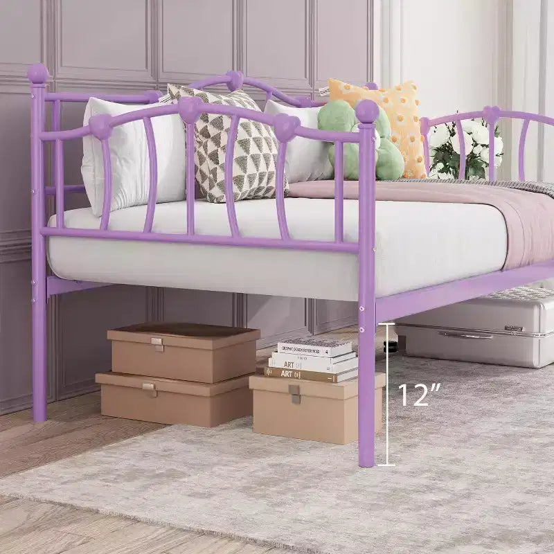 Struttura letto a giorno singola, divano letto in metallo con elegante testiera, robuste doghe in acciaio, salvaspazio per il soggiorno