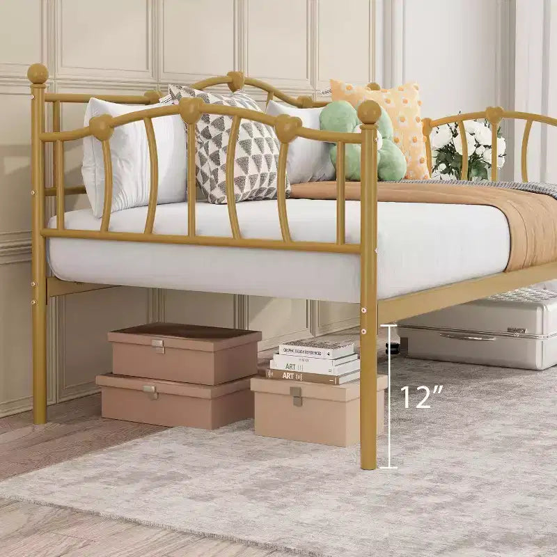 Struttura letto a giorno singola, divano letto in metallo con elegante testiera, robuste doghe in acciaio, salvaspazio per il soggiorno