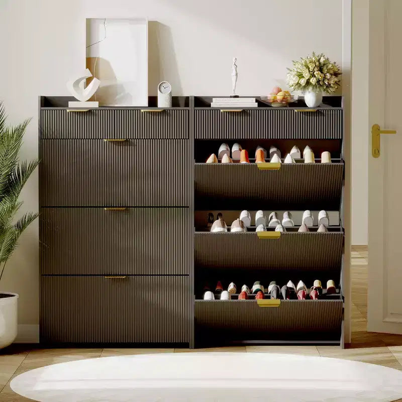 Brafab Scarpiera con 3 Cassetti a Ribalta e 2 Cassetti Piccoli, Organizzatore di Scarpe Sottile per Ingresso con Ante a Pannelli Scanalati per Scarpe da Ginnastica