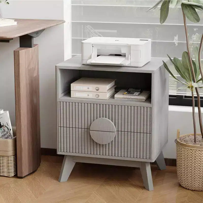 Comodino scanalato con 2 cassetti e ripiano aperto, comodino moderno in legno per camera da letto, tavolino con contenitore per soggiorno