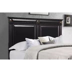 Specchio HomeStock liscio color argento con illuminazione a LED Elegante tocco moderno per camera da letto o tavolo da trucco