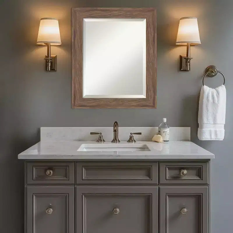Specchio da parete per bagno Amanti Art Pia con cornice smussata, marrone medio