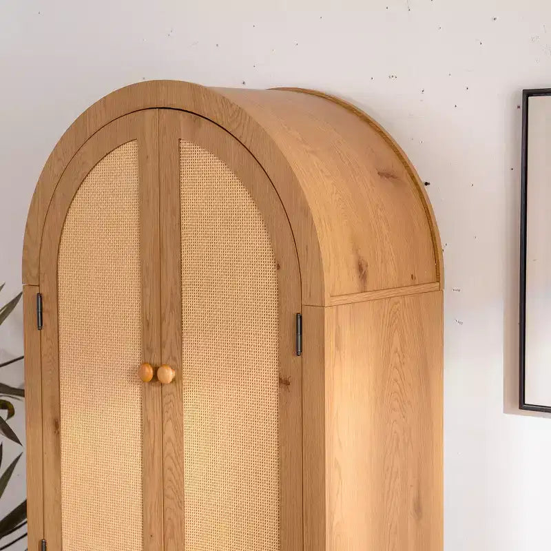 GDFStudio Akira, Mobile Dispensa Moderno ad Arco in Legno con Ante in Rattan