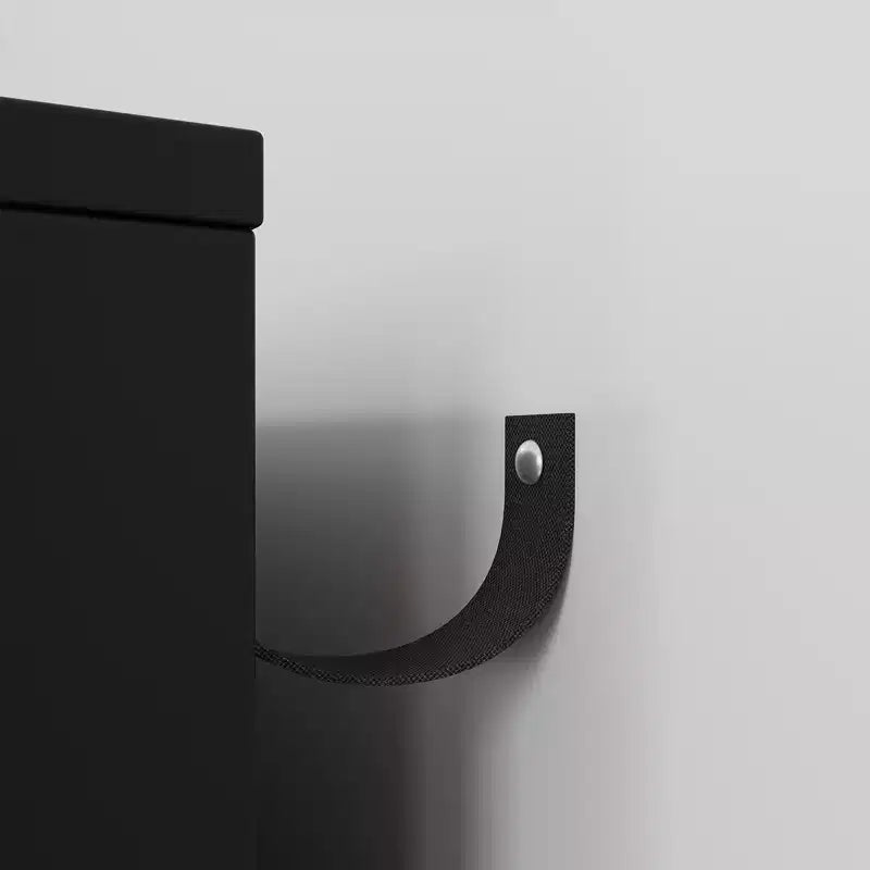 Comodino moderno a 6 cassetti con maniglie dorate e gambe in metallo per un soggiorno, corridoio o ingresso