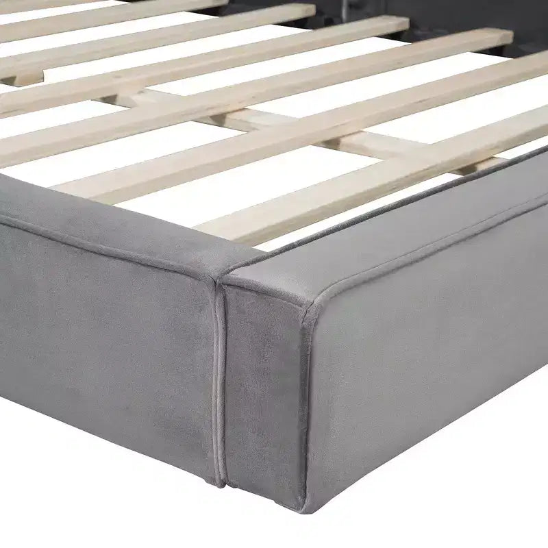 Letto a piattaforma Whisen Queen Size in velluto con testiera imbottita e telaio solido, facile da montare