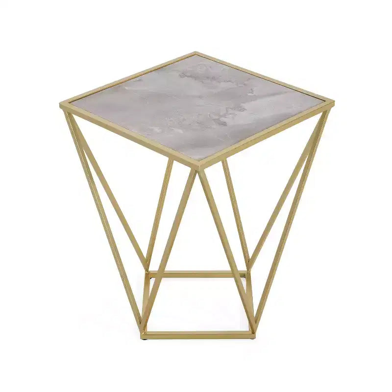 Tavolino Homy Casa con Struttura Geometrica in Ferro e Piano Effetto Marmo, Oro