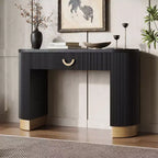 Consolle moderna Okak con design a coste verticali, tavolo da ingresso con 1 grande cassetto e maniglia in metallo, tavolo da divano per soggiorno, nero+oro