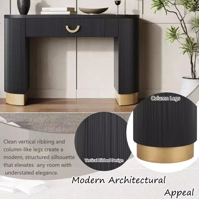 Consolle moderna Okak con design a coste verticali, tavolo da ingresso con 1 grande cassetto e maniglia in metallo, tavolo da divano per soggiorno, nero+oro
