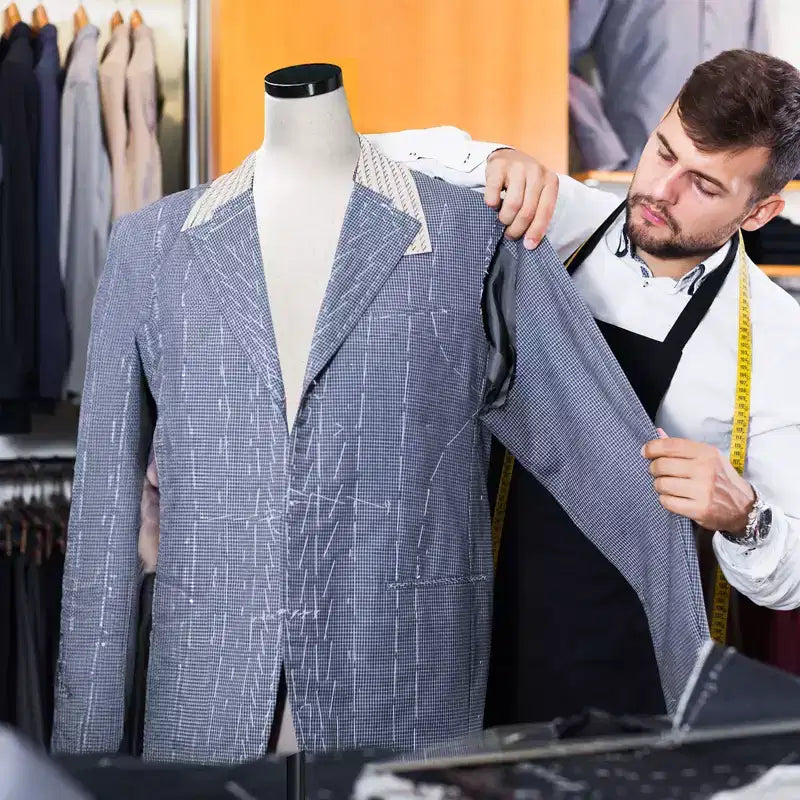 Manichino Torso Uomo VINGLI con Supporto in Legno/Metallo, Busto Maschile Regolabile in Altezza per Esposizione Abbigliamento e Sartoria (Base in Metallo)