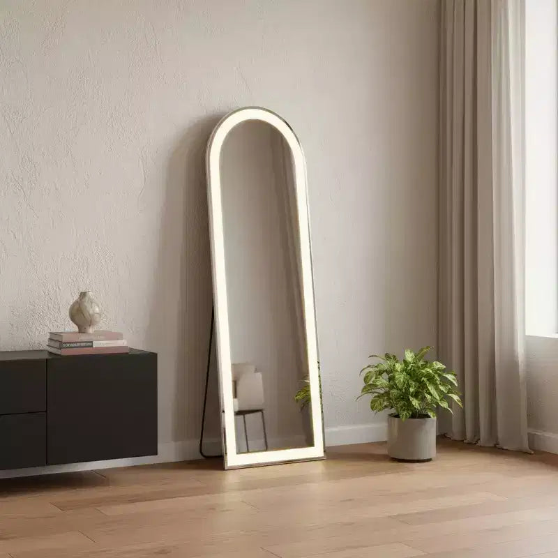 Specchio a figura intera senza cornice HomeRoots 60 Clear Arch, illuminato, da terra e a parete