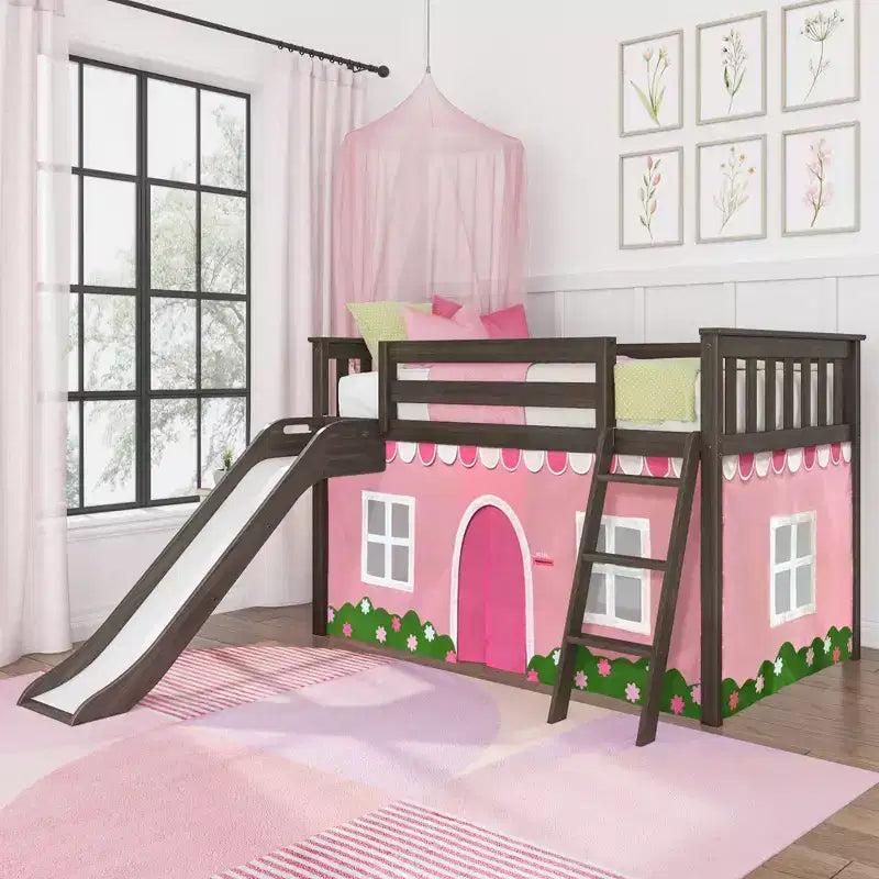 Letto a soppalco basso singolo con scivolo facile e tenda a casetta rosa chiaro e bianca