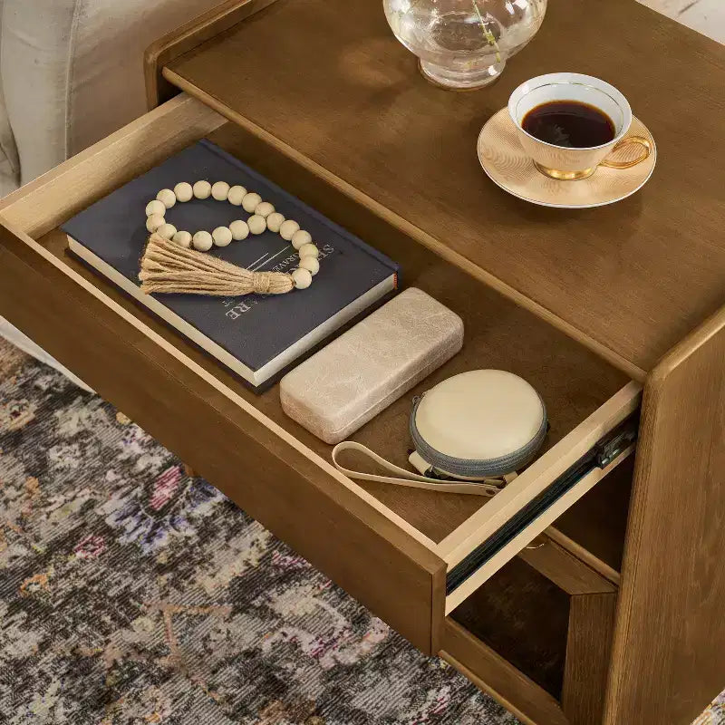 Cassettiera da trucco con ripiani aperti e cassetti in vetro, con dock di ricarica, presa e 2 cassetti; mobile laterale per soggiorno/sala ricevimento/dormitorio.