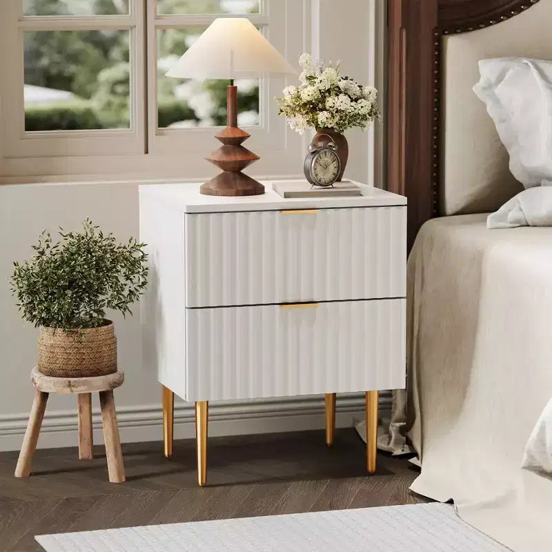 COZONY Comodino Moderno con Scanalature e Stazione di Ricarica, Tavolino da Notte a 2 Cassetti con Porte USB per Camera da Letto e Appartamento