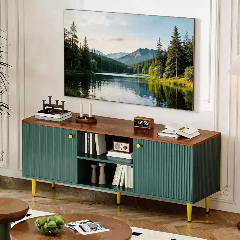Mobile TV scanalato da 55'' con 2 ante e ripiani regolabili, Mobile TV in legno con contenitore, Tavolino console porta TV per soggiorno appartamento