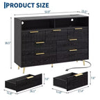 Comò a 7 cassetti scanalato, largo 137 cm, cassettiera moderna con luci a LED e stazione di ricarica, maniglie dorate, contenitore a giorno