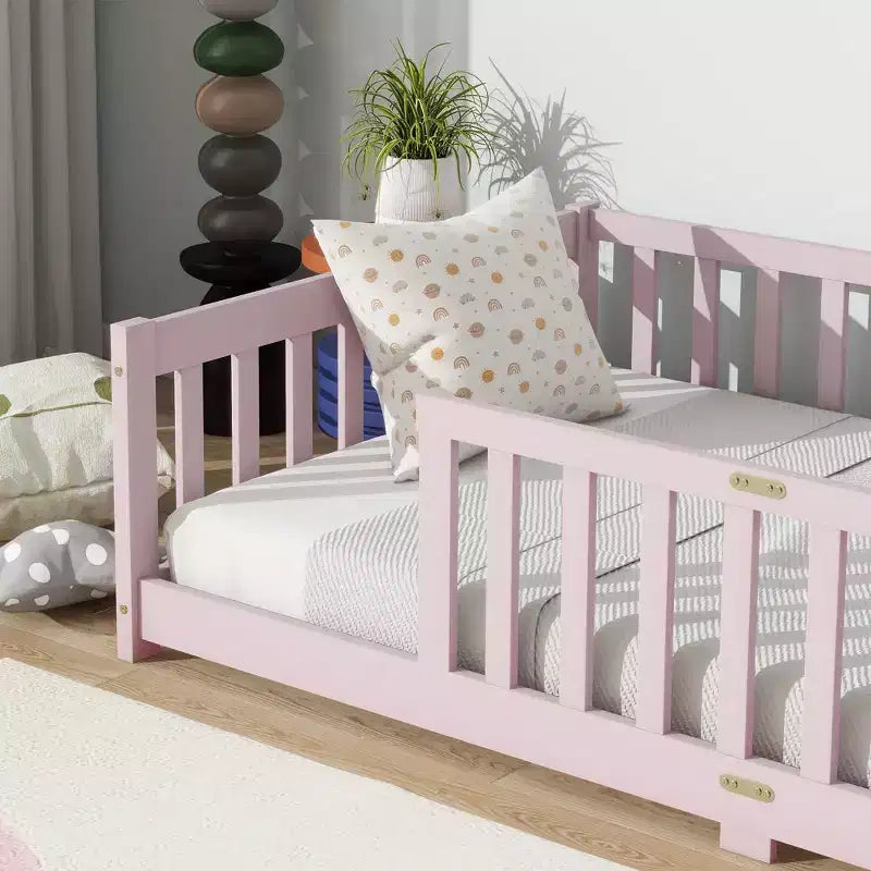 Letto a castello Sailvan con recinzione, struttura letto per bambini in legno massello di gomma
