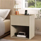 Set di 2 Comodini Scanalati con Stazione di Ricarica e Luce LED, Tavolino Moderno in Legno con Cassetto, Comodino Mid-Century per Camera da Letto
