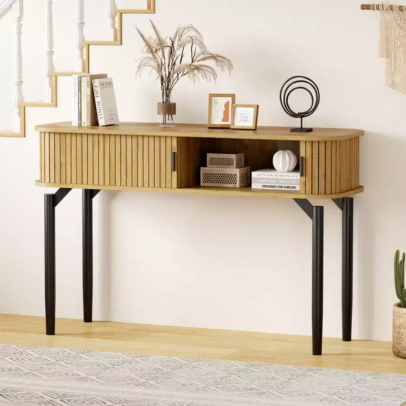 Consolle Moderna Scanalata - Tavolo Stretto da Ingresso o da Divano da 120 cm con Ante Scorrevoli e Cassetti - Ripiano Aperto - Finitura Rovere Noce