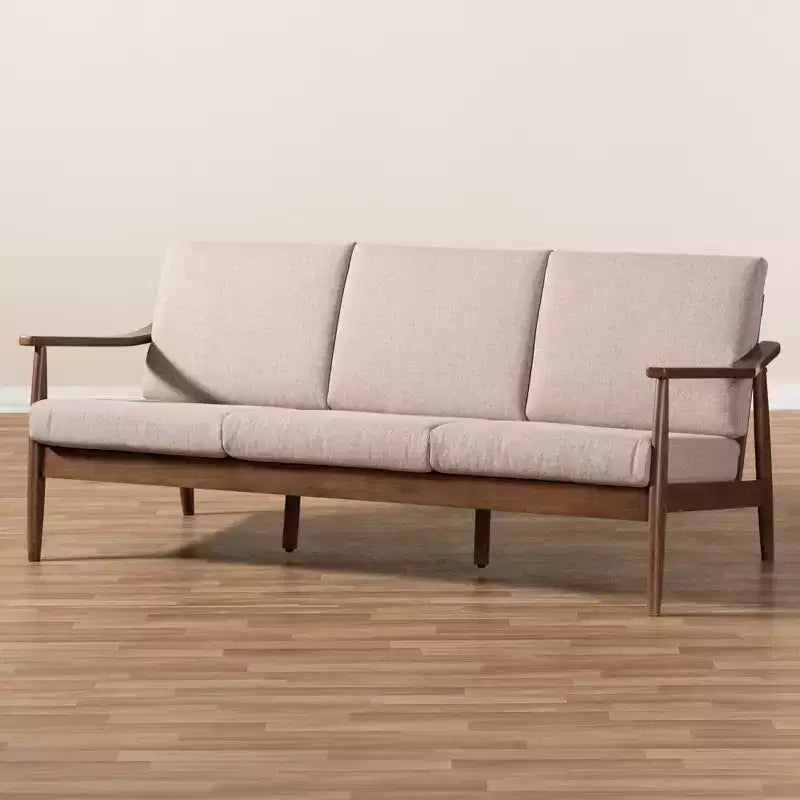 Divano a 3 posti imbottito in tessuto in noce stile Mid-Century Venza - Baxton Studio: Struttura in legno di caucciù, poliestere