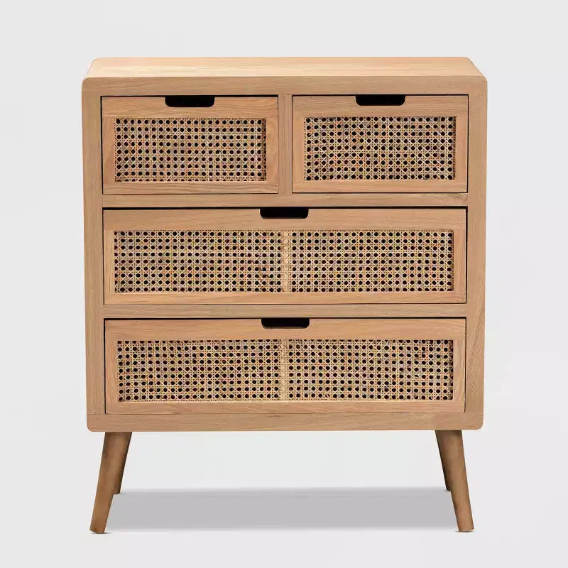 Cassettiera a 4 cassetti Alina Wood and Rattan Oak - Baxton Studio: Profilo sottile, stile bohémien, ampio spazio di archiviazione