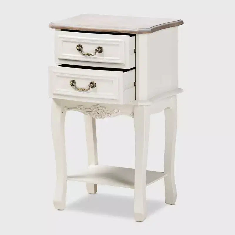 Comodino Amalie a 2 cassetti in legno Bianco/Rovere - Baxton Studio: Stile Francese Provenzale, Maniglie in ottone, Ripiano aperto