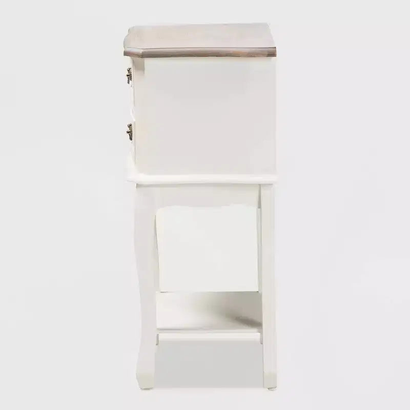 Comodino Amalie a 2 cassetti in legno Bianco/Rovere - Baxton Studio: Stile Francese Provenzale, Maniglie in ottone, Ripiano aperto