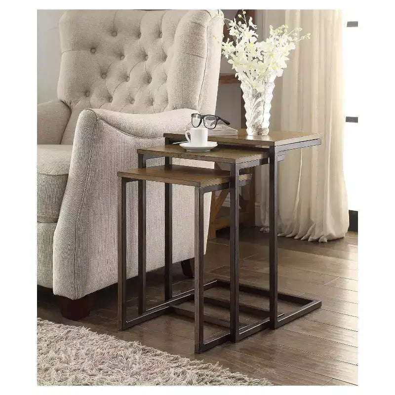 Set di tavolini impilabili Carolina Living Caroline – Quercia Harvest/Ferro anticato e tavolo